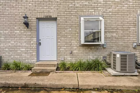 7589 Cambridge St #B, Houston, TX 77054