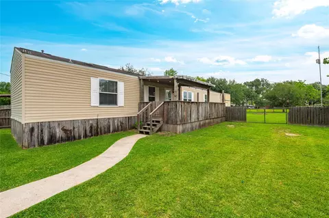 13422 W 6th St, Santa Fe, TX 77510