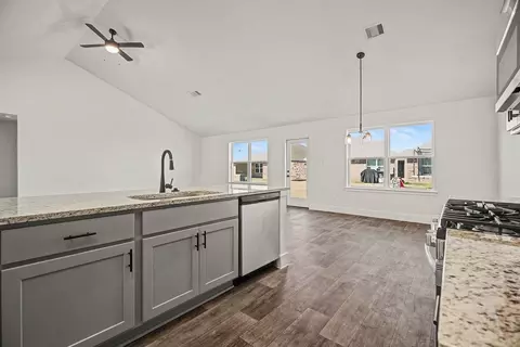 Kitchen - 720 Greystone Ln, Angleton, TX 77515 photo 1 of 2