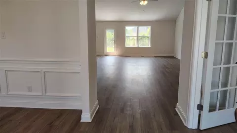 Entry Way - 720 Greystone Ln, Angleton, TX 77515 photo 7 of 7