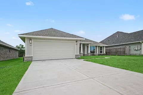 Exterior - 720 Greystone Ln, Angleton, TX 77515 photo 4 of 5