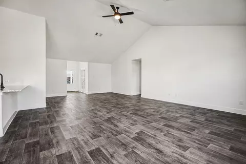 Living - 720 Greystone Ln, Angleton, TX 77515 photo 3 of 4
