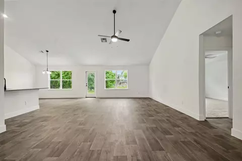 Living - 720 Greystone Ln, Angleton, TX 77515 photo 1 of 3