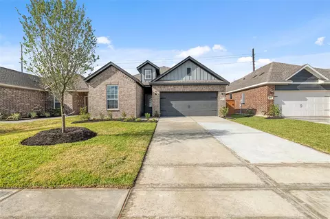 8931 New Jade Dr, Iowa Colony, TX 77583