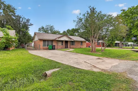 813 Dunham Dr, Houston, TX 77076