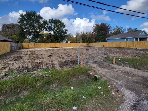 4641 Phlox St, Houston, TX 77051