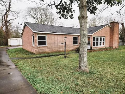 909 E 2nd St, Sweeny, TX 77480 photo 1