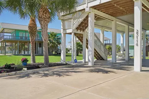 25114 Sausalito Dr, Galveston, TX 77554