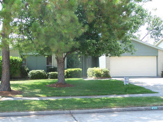 459 Reseda Dr, Webster, TX 77598 photo 1