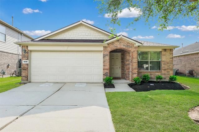 1015 Honeysuckle Vine Dr, Rosenberg, TX 77469