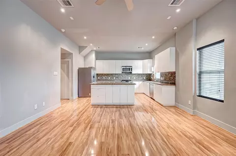 5111 Cornish St, Houston, TX 77007