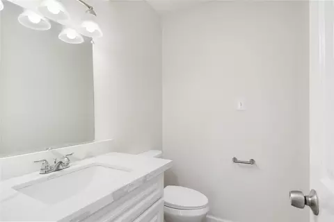 Bath - 24118 Spring Mill Ln, Spring, TX 77373 photo 1 of 5