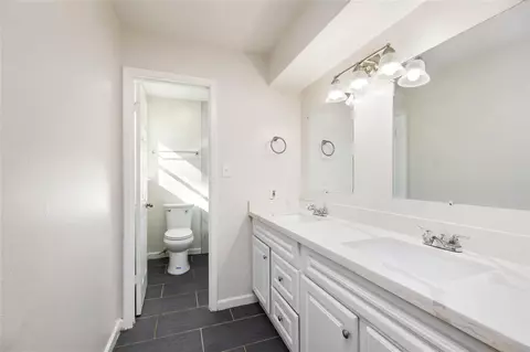 Bath - 24118 Spring Mill Ln, Spring, TX 77373 photo 2 of 5