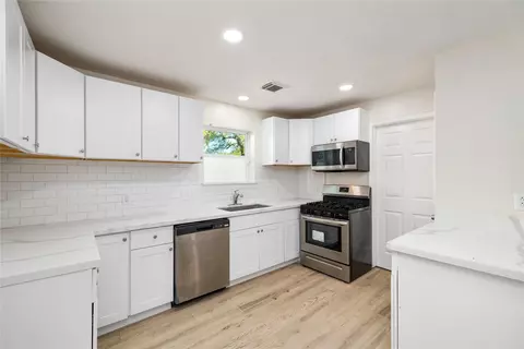 Kitchen - 24118 Spring Mill Ln, Spring, TX 77373 photo 1 of 2