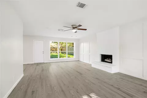 Living - 24118 Spring Mill Ln, Spring, TX 77373 photo 5 of 6
