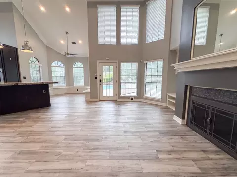 Living - 6127 Willowcrest Ct, Spring, TX 77389 photo 6 of 6