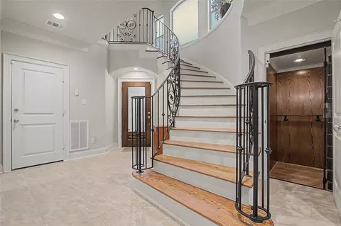 6515 Pickens St #B, Houston, TX 77007