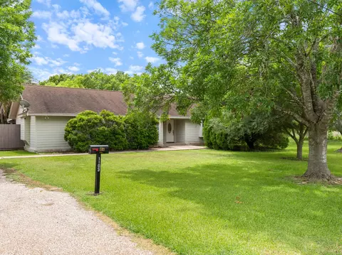 1103 Green Ave, Palacios, TX 77465