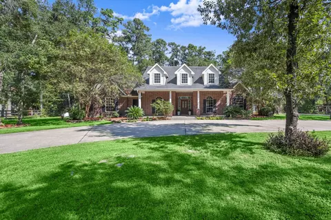 10 Hollow Glen Ln, Tomball, TX 77375