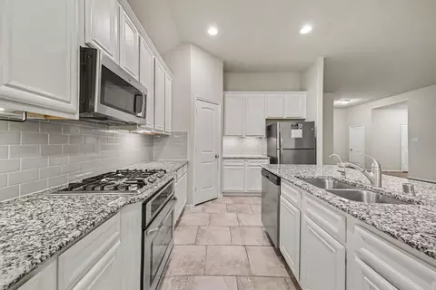 Kitchen - 24554 Grayson Falls Ln, Spring, TX 77389 photo 1 of 2