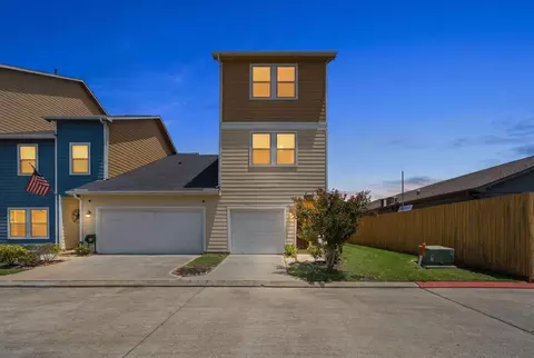 3607 Vineyard Ln, Pasadena, TX 77504