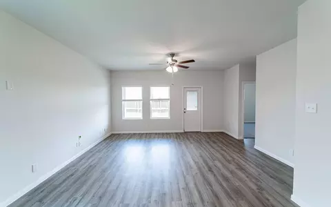 Living - 4343 Maple Root Ln, Pinehurst, TX 77362 photo 2 of 2
