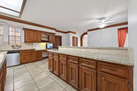 Kitchen - 17315 Rothko Ln, Spring, TX 77379 photo 4 of 4