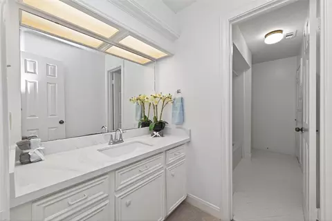 Bath - 17315 Rothko Ln, Spring, TX 77379 photo 3 of 5