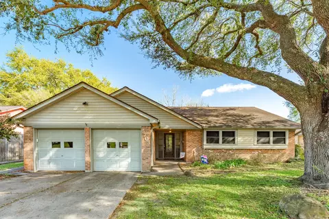 5703 Rockland Dr, Pearland, TX 77584