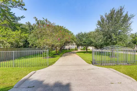 3614 Curtiss Rd, Manvel, TX 77578