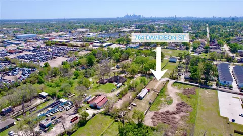 764 Davidson St, Houston, TX 77091