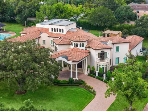 5412 Sturbridge Dr, Houston, TX 77056