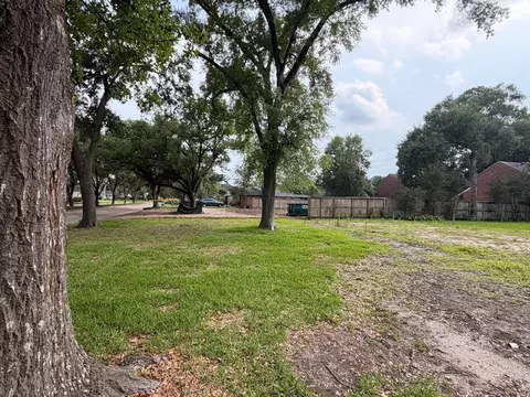 802 Chimney Rock Rd, Houston, TX 77056