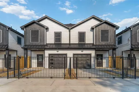6736 Paris St #A/B, Houston, TX 77021