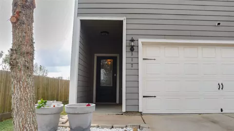 312 Driftwood Grove Ln, Brookshire, TX 77423
