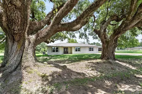 1145 Cuniff, Sour Lake, TX 77659
