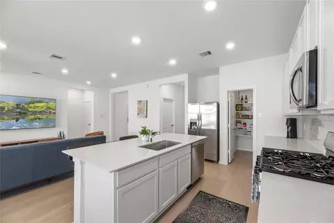 Kitchen - 907 Heaven Dr, Beasley, TX 77417 photo 3 of 4