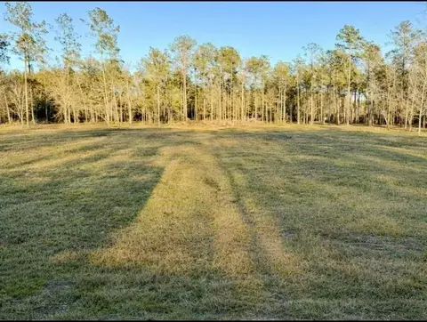 9145 Bear Creek Dr, Kountze, TX 77625