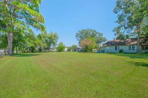 8903 Charity St, Needville, TX 77461