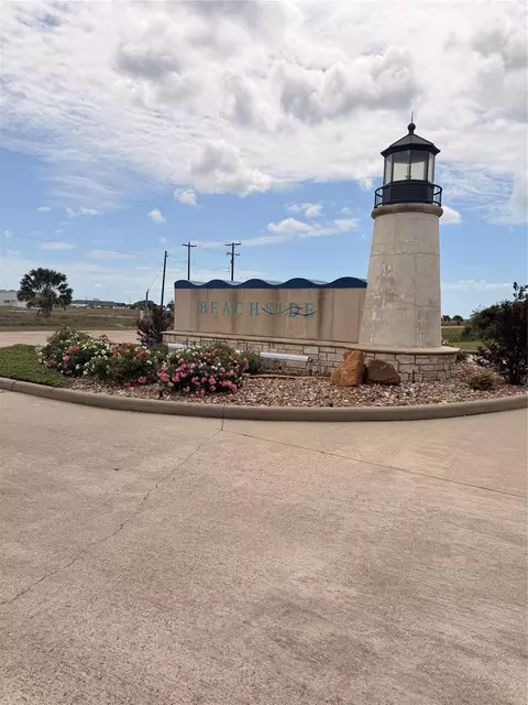 3344 Bay Point Dr, Palacios, TX 77465