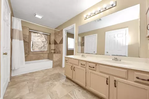 Bath - 4019 Adonis Dr, Spring, TX 77373 photo 2 of 5