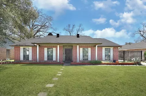 11807 Stroud Dr, Houston, TX 77072