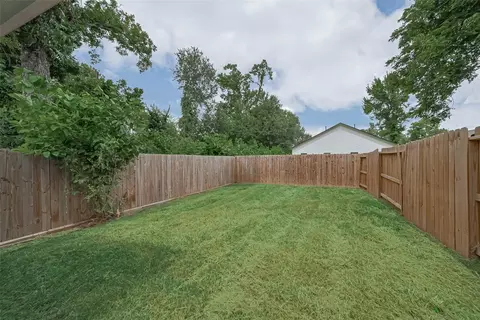 Exterior - 7926 Easter St, Houston, TX 77088 photo 4 of 4