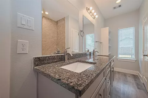 Bath - 7926 Easter St, Houston, TX 77088 photo 3 of 4