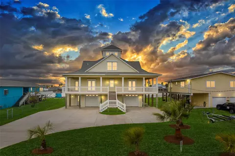 1243 Pilot Ln, Galveston, TX 77554