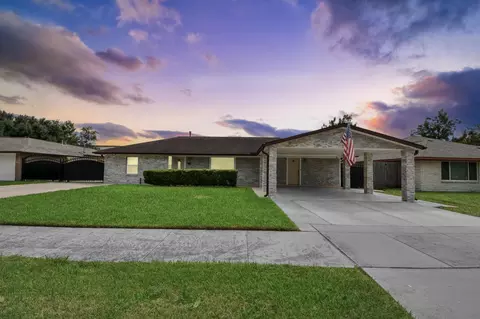 10939 Timberoak Dr, Houston, TX 77043