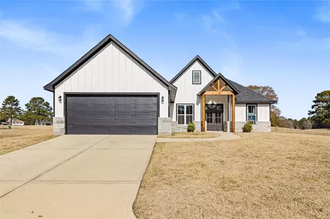 67 Westwood Dr E, Trinity, TX 75862