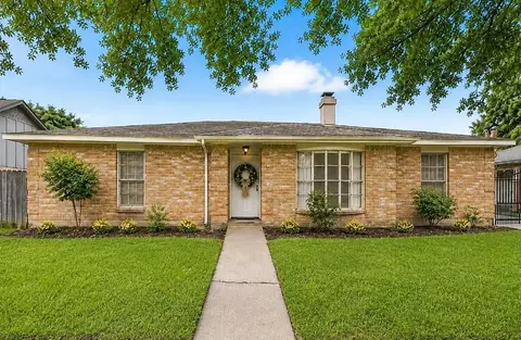 1519 Hitherfield Dr, Sugar Land, TX 77498