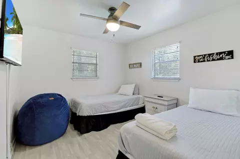 Bedroom - 311 Harbor Dr, Onalaska, TX 77360 photo 3 of 3
