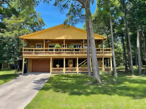 Exterior - 311 Harbor Dr, Onalaska, TX 77360 photo 1 of 5